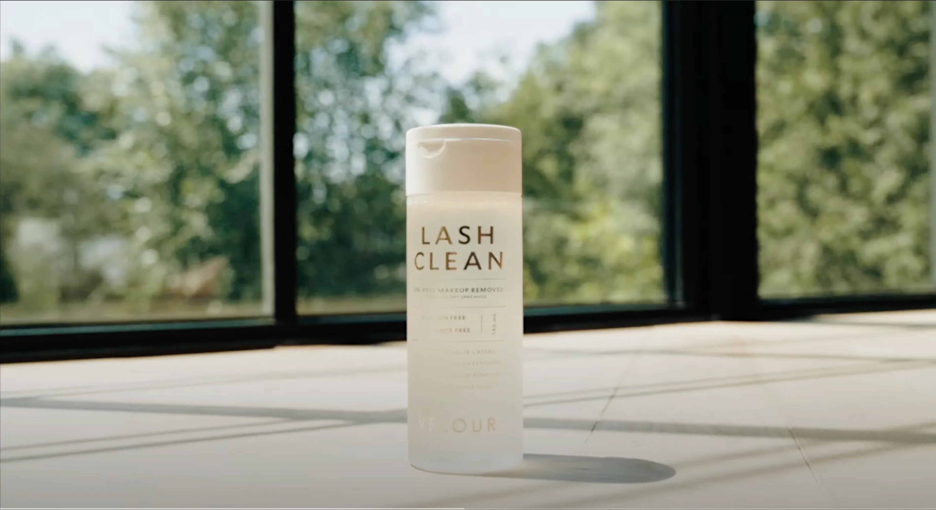 Too Clean Lash Wand - Image 4